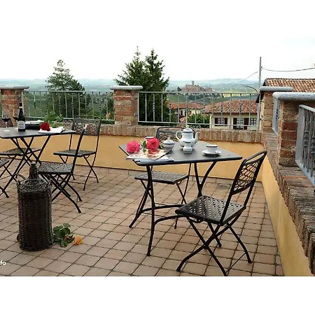 Agriturismo Bianconiglio Monforte dʼAlba Habitación foto