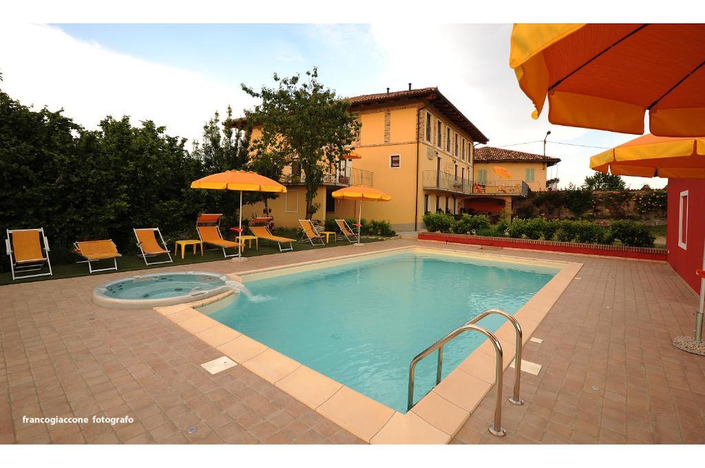 Vakantieboerderij Bianconiglio Monforte dʼAlba